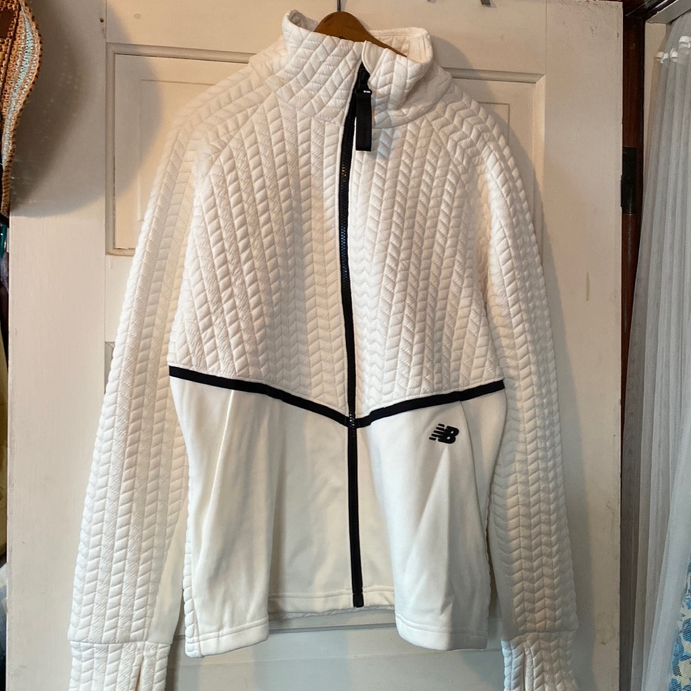 New Balance Women’s stretchy jacket LG